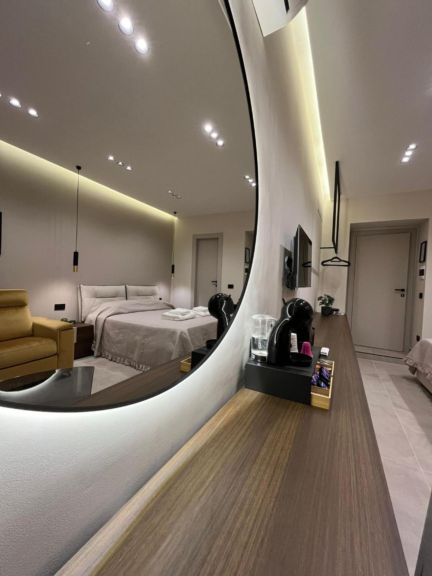 Stay In Napoli Bagian luar foto