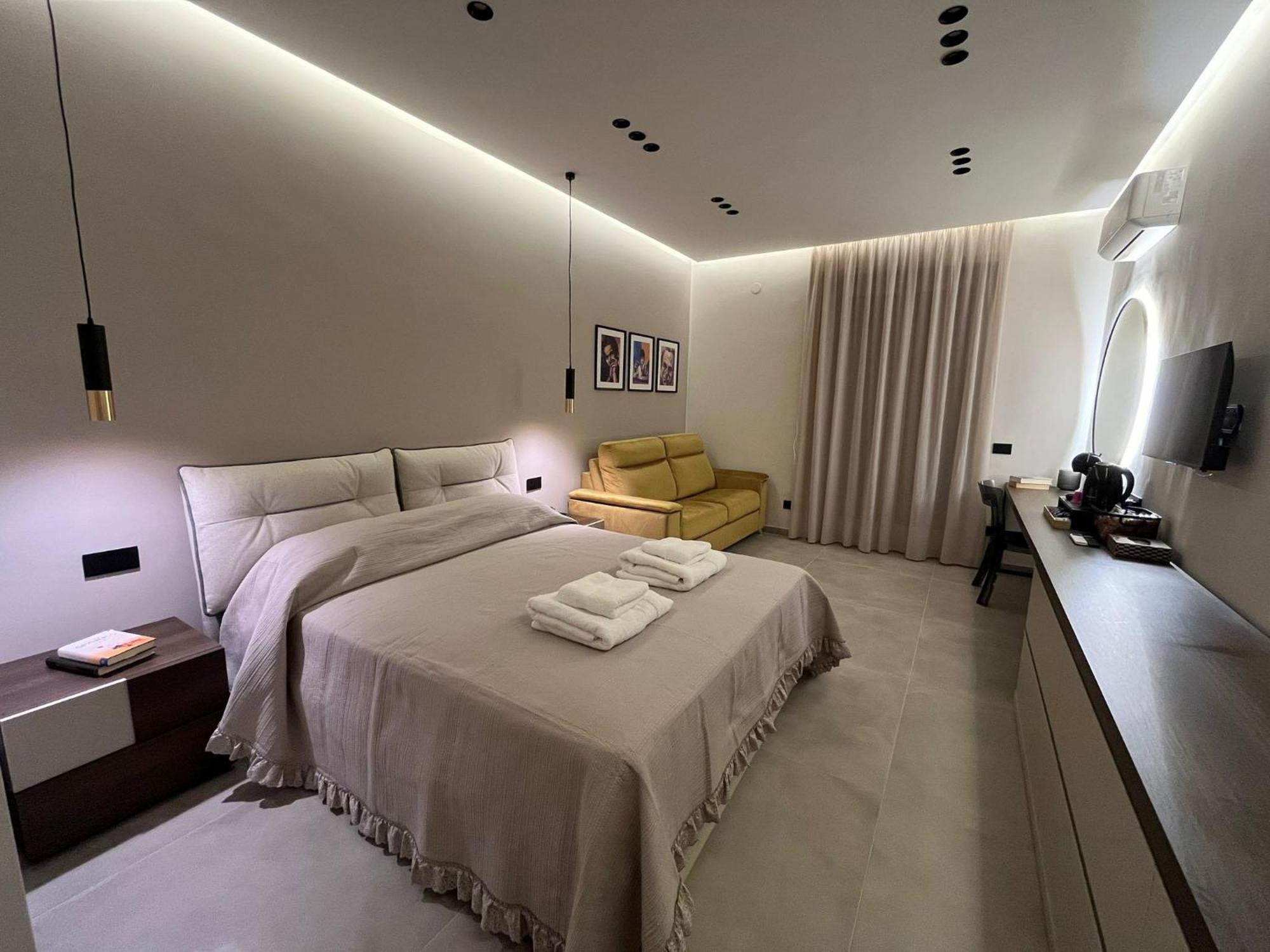 Stay In Napoli Bagian luar foto