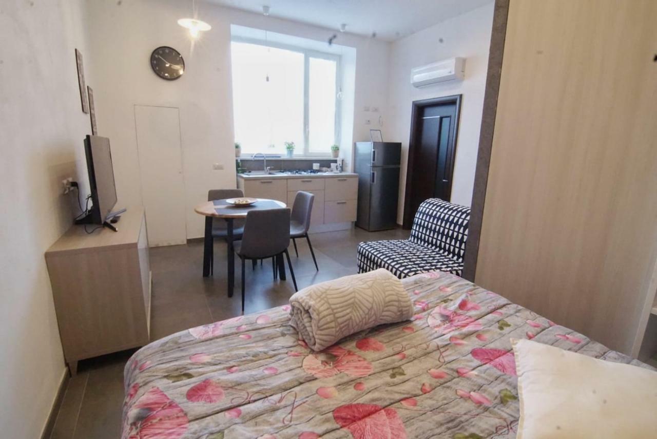 Stay In Napoli Bagian luar foto